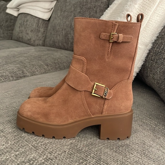NWT MICHAEL KORS Perry Suede Boots! - Picture 8 of 15